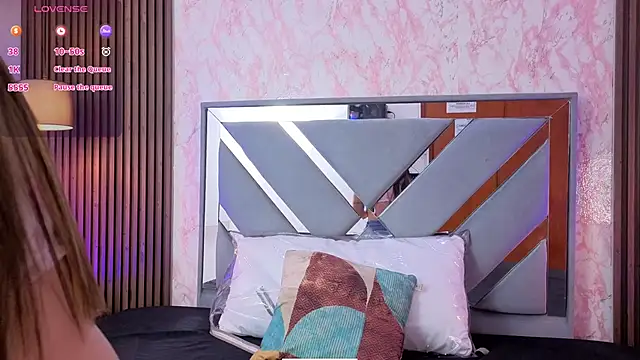 LittleeSara18 online show from 03-15-26, 11:06