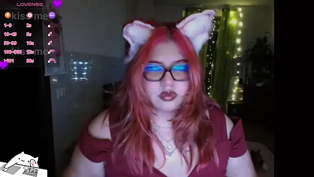 Snapshot of MagicCurves chatting on 06-18-26, 10:15 MagicCurves online show from 06-18-26, 10:15