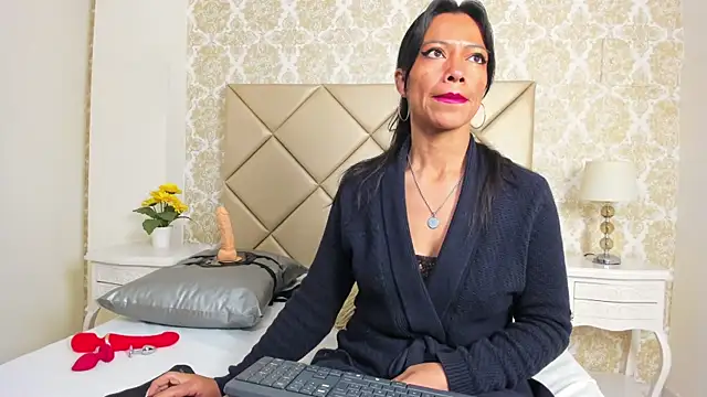 FernandaAvilax online show from 06-12-26, 12:03