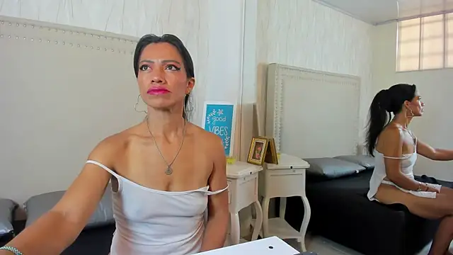 FernandaAvilax online show from 04-22-26, 06:25