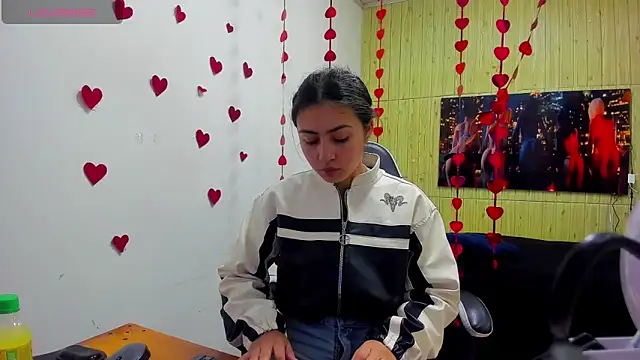 Snapshot of angell_cooper8 chatting on 02-23-26, 12:39 angell cooper8 online show from 02-23-26, 12:39