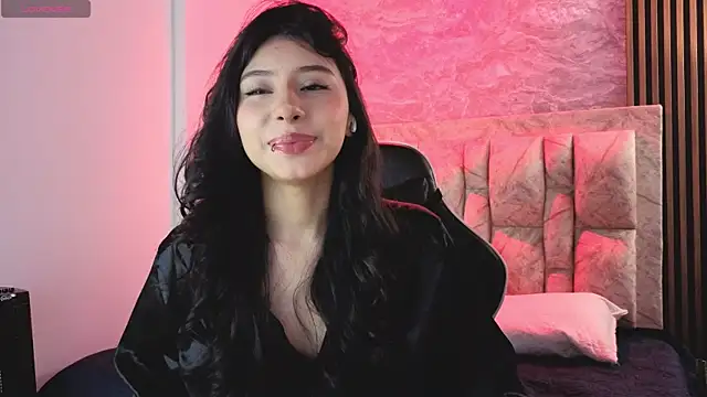 chloe bluee  online show from 04-24-26, 11:23