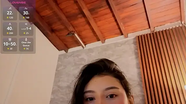 chloe bluee  online show from 07-22-26, 11:12