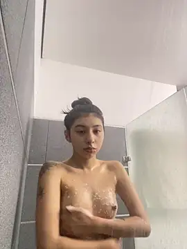 chloe bluee  online show from 06-14-26, 12:06