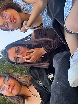 Snapshot of mila699_ chatting on 02-25-26, 04:40 mila699 online show from 02-25-26, 04:40