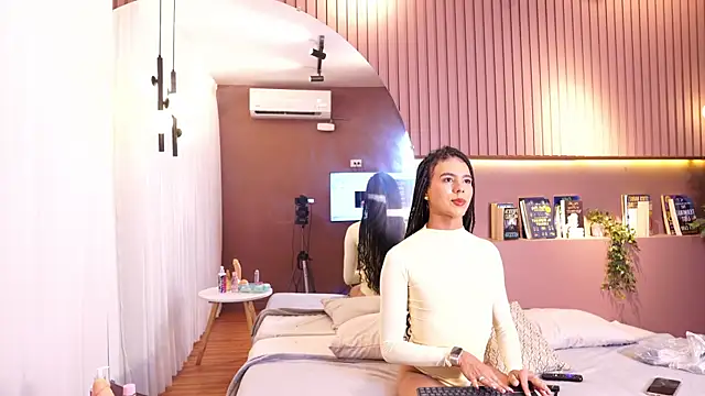 Luxa Velvet online show from 06-09-26, 01:23