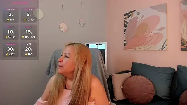 Snapshot of Ivonne_4 chatting on 05-25-26, 12:59 Ivonne 4 online show from 05-25-26, 12:59