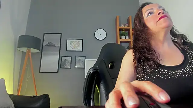 Ivonne 4 online show from 07-02-26, 01:17