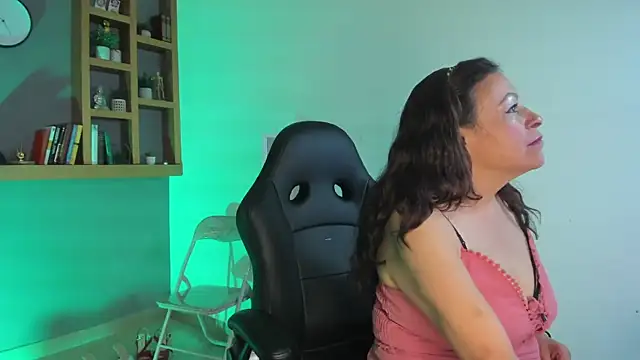 Ivonne 4 online show from 07-01-26, 01:33
