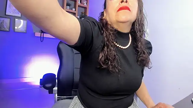 Ivonne 4 online show from 07-08-26, 01:23