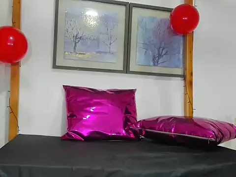 Snapshot of Xamira_hot chatting on 02-20-26, 06:26 Xamira hot online show from 02-20-26, 06:26