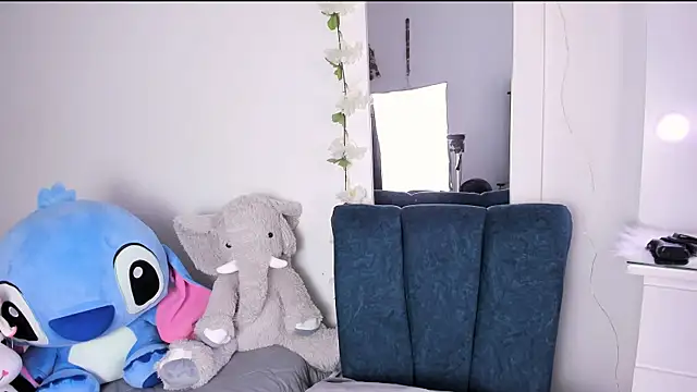 Ariana-Cobos online show from 07-05-26, 08:37