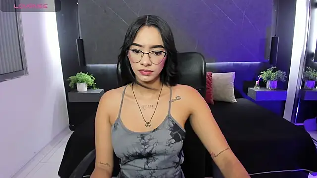 Emelyy Jones online show from 05-13-26, 11:28