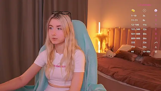 Aiko Takana online show from 02-25-26, 03:45