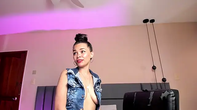 KatrionaNyx online show from 04-27-26, 07:56