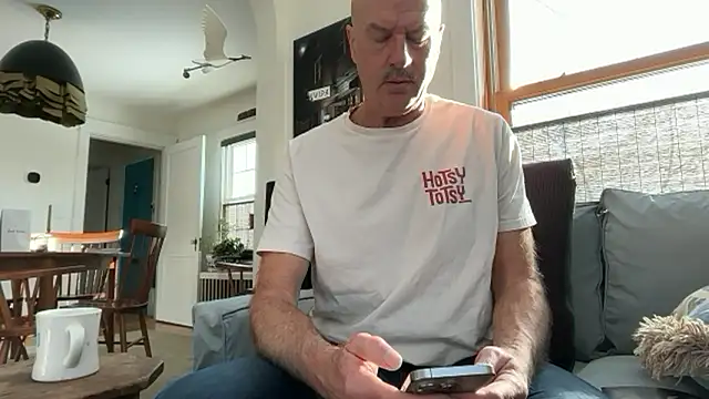 Snapshot of Guy__Grey chatting on 02-27-26, 01:33 Guy Grey online show from 02-27-26, 01:33