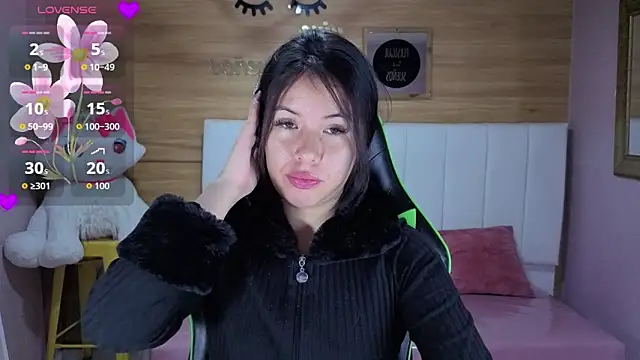 Snapshot of Kylia_a chatting on 04-17-26, 01:03 Kylia a online show from 04-17-26, 01:03