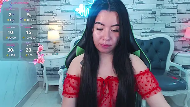 Snapshot of Kylia_a chatting on 06-27-26, 01:06 Kylia a online show from 06-27-26, 01:06