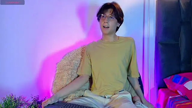 lui x dust online show from 04-13-26, 03:43