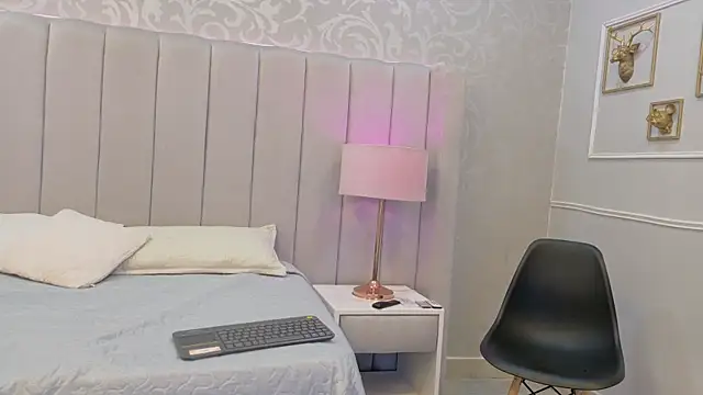 Snapshot of Emily__Stef chatting on 07-15-26, 11:50 Emily Stef online show from 07-15-26, 11:50