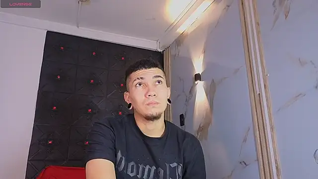 Logan and Reachel online show from 04-15-26, 11:27