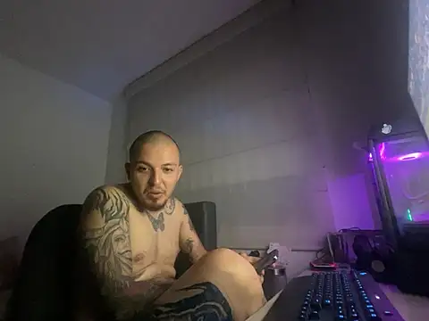 Snapshot of Maximo_Garcia17 chatting on 02-22-26, 03:09 Maximo Garcia17 online show from 02-22-26, 03:09