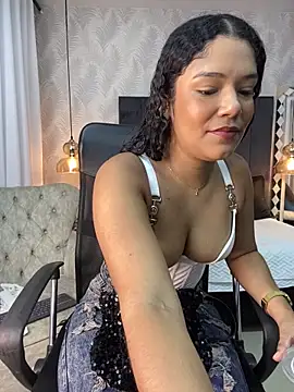 Miaafoxx   online show from 03-26-26, 07:56