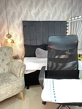 Miaafoxx   online show from 02-25-26, 07:36