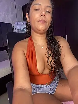 Miaafoxx   online show from 04-13-26, 07:51