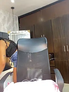 Miaafoxx   online show from 03-28-26, 07:48