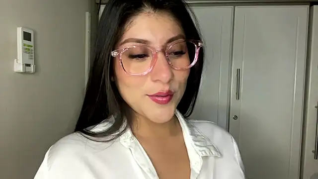 latinasoftie online show from 06-11-26, 02:53