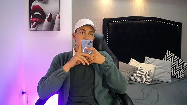 NewYoungHot online show from 04-09-26, 08:15