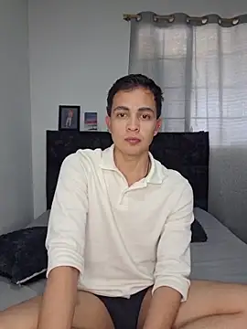 Snapshot of NewYoungHot chatting on 02-25-26, 09:14 NewYoungHot online show from 02-25-26, 09:14