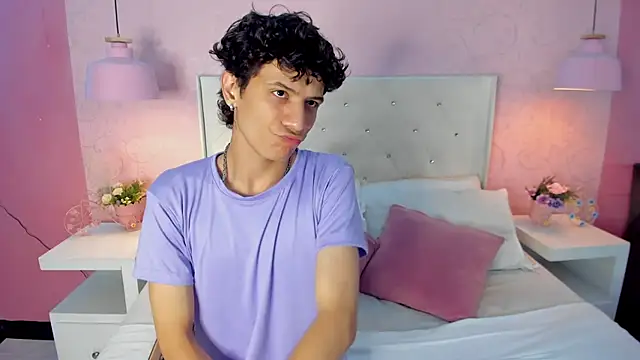 LeoFeniix online show from 03-19-26, 03:06