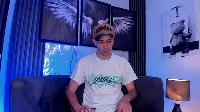 Milanwhite  online show from 02-23-26, 11:33