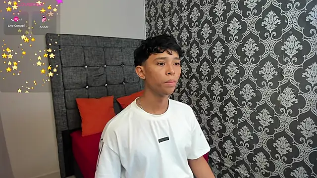 Snapshot of Little_Twink19x chatting on 07-12-26, 07:37 Little Twink19x online show from 07-12-26, 07:37