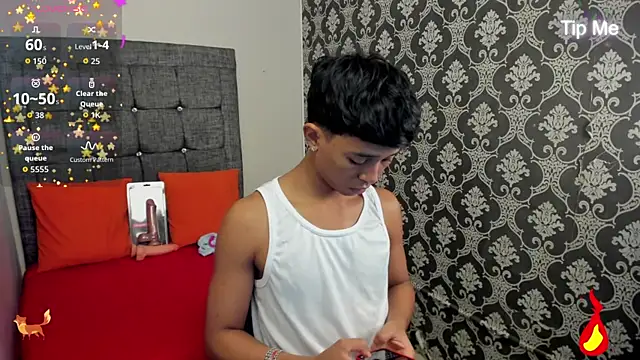 Snapshot of Little_Twink19x chatting on 06-26-26, 07:42 Little Twink19x online show from 06-26-26, 07:42
