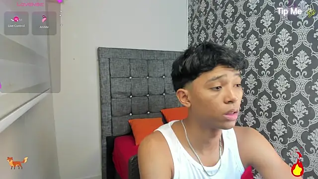 Snapshot of Little_Twink19x chatting on 07-08-26, 07:58 Little Twink19x online show from 07-08-26, 07:58