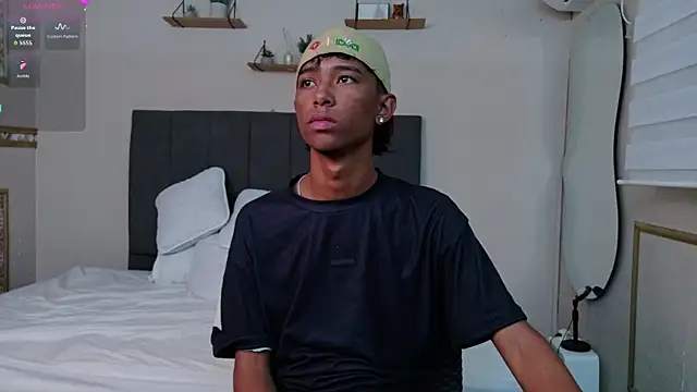 Snapshot of Little_Twink19x chatting on 02-27-26, 11:54 Little Twink19x online show from 02-27-26, 11:54