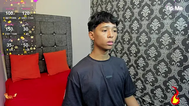 Snapshot of Little_Twink19x chatting on 06-27-26, 07:53 Little Twink19x online show from 06-27-26, 07:53