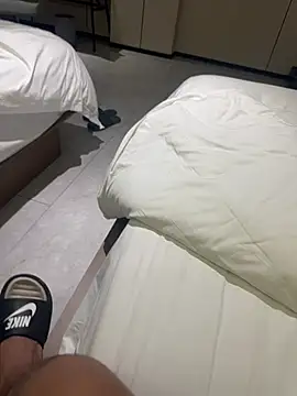 zhuendong000001 online show from 04-19-26, 01:56