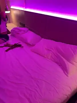 zhuendong000001 online show from 04-15-26, 04:55