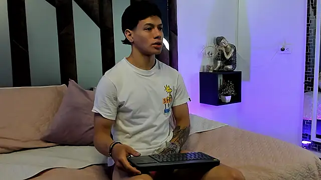 Snapshot of TonyPetrovjs chatting on 03-01-26, 05:51 TonyPetrovjs online show from 03-01-26, 05:51