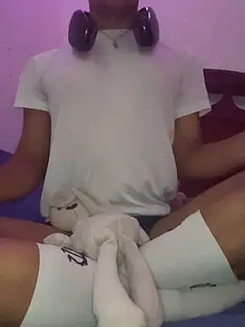 Snapshot of VixHot15 chatting on 02-19-26, 05:15 VixHot15 online show from 02-19-26, 05:15