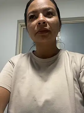 Snapshot of lucianatitsbig chatting on 02-25-26, 10:53 lucianatitsbig online show from 02-25-26, 10:53