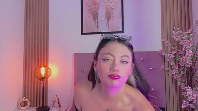 ravena queen online show from 07-21-26, 06:42