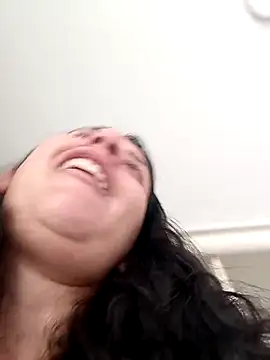 LunaDamasco online show from 04-08-26, 06:53