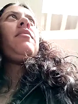 LunaDamasco online show from 04-10-26, 07:43