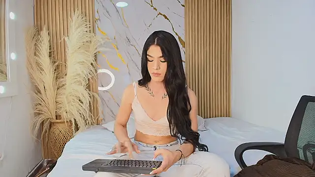 Aurorariccii online show from 03-01-26, 04:56