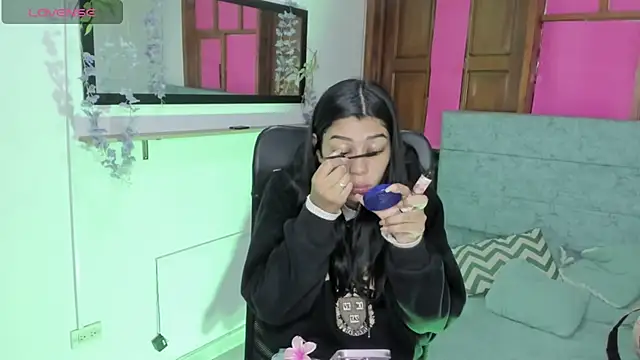 Aysha winxs online show from 05-27-26, 03:25